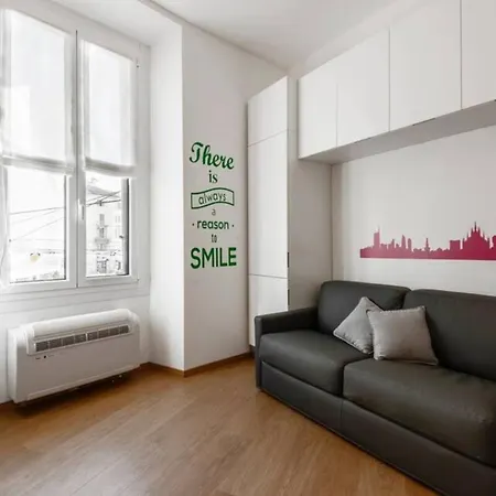 Bilocale Porta Genova Navigli 아파트